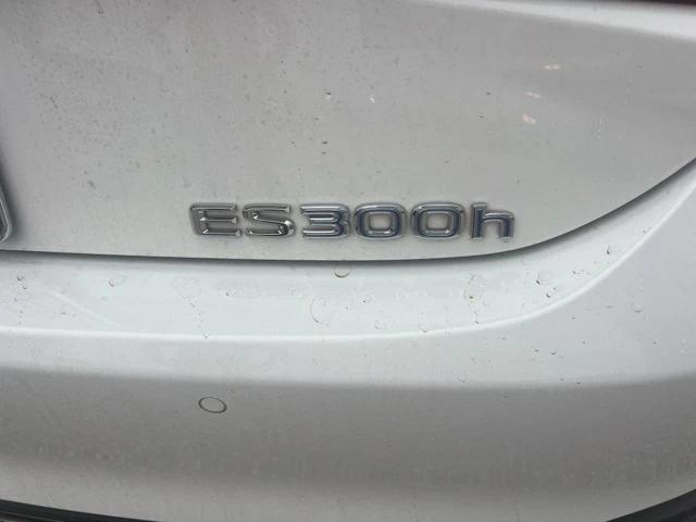 used 2022 Lexus ES 300h car, priced at $39,950