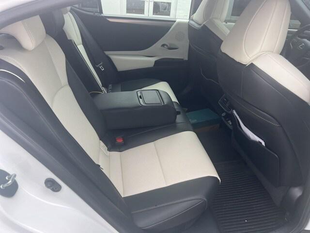 used 2022 Lexus ES 300h car, priced at $39,950