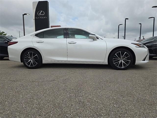 used 2024 Lexus ES 300h car, priced at $41,994