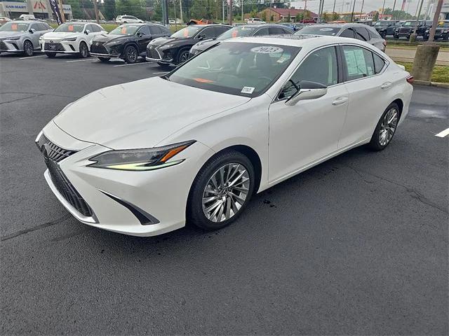 used 2023 Lexus ES 300h car, priced at $38,594