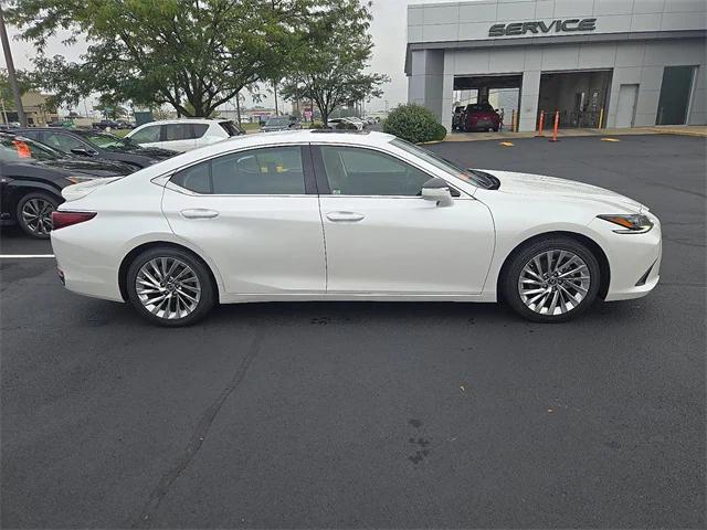 used 2023 Lexus ES 300h car, priced at $38,594