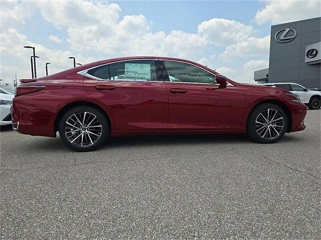 new 2025 Lexus ES 300h car, priced at $48,024