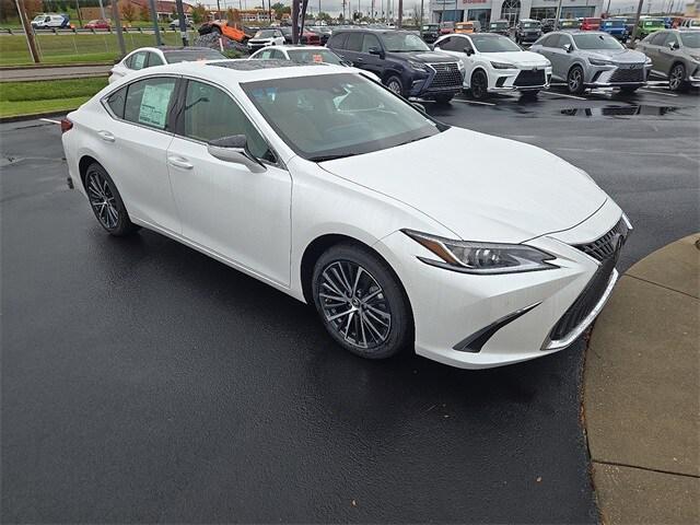 new 2025 Lexus ES 350 car, priced at $47,137