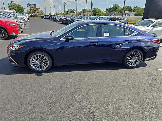 new 2025 Lexus ES 350 car, priced at $51,437