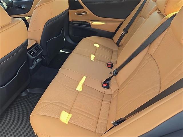 new 2025 Lexus ES 350 car, priced at $51,437