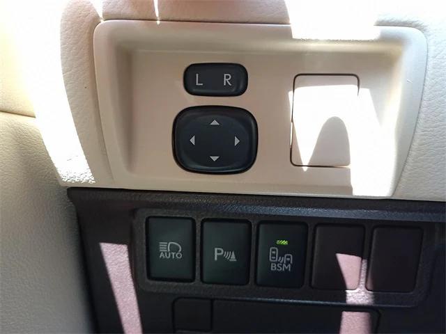 used 2017 Lexus ES 350 car, priced at $20,991