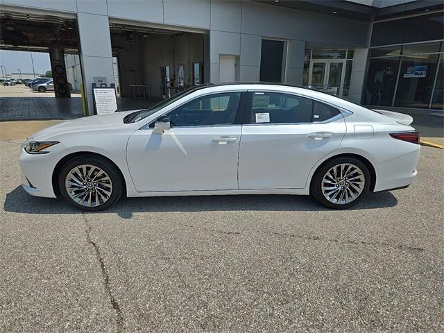 new 2025 Lexus ES 350 car, priced at $51,380