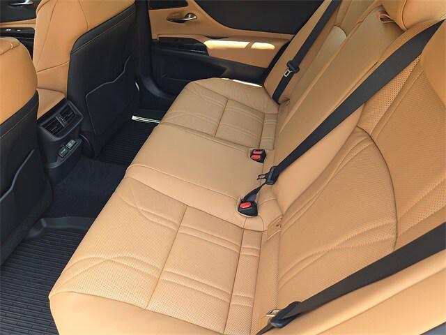 new 2025 Lexus ES 350 car, priced at $51,380