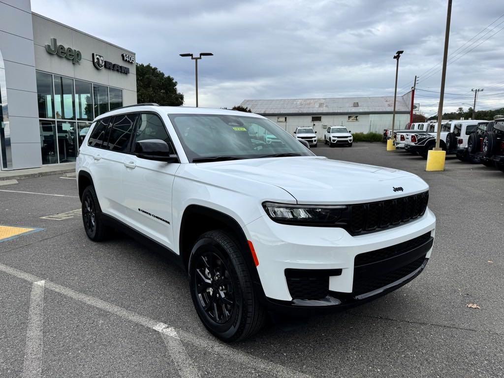 new 2025 Jeep Grand Cherokee L car, priced at $47,935