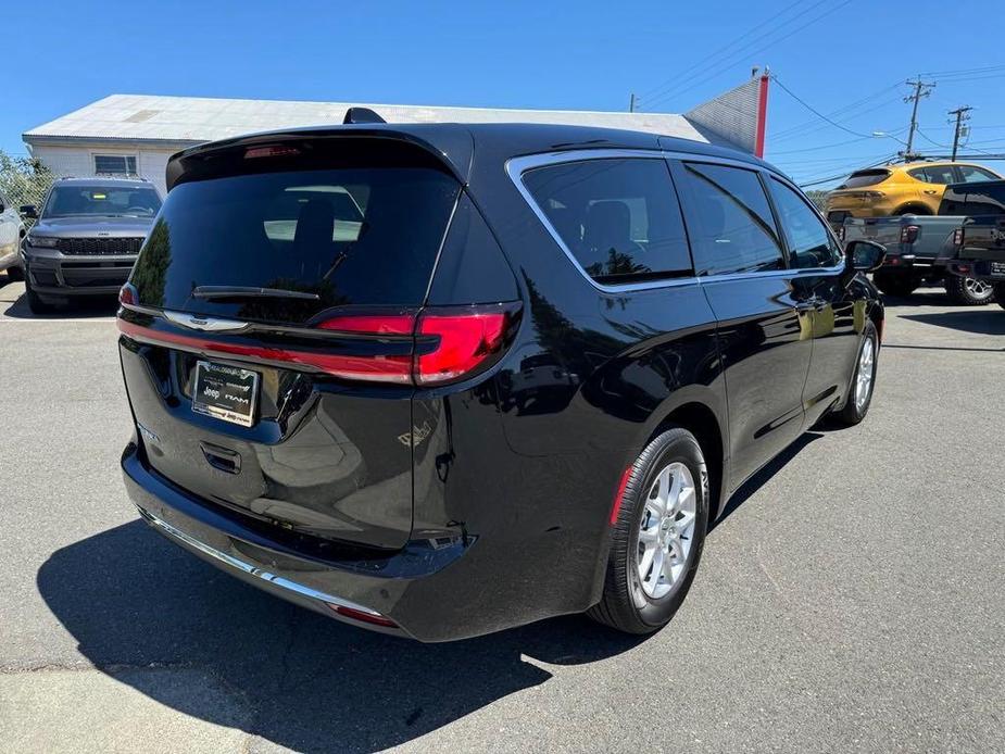 new 2024 Chrysler Pacifica car, priced at $40,995