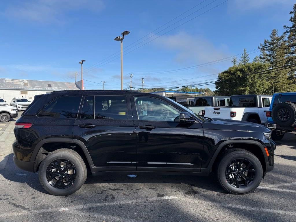 new 2025 Jeep Grand Cherokee car, priced at $46,530