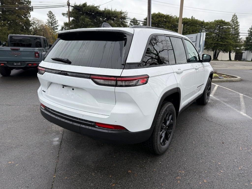 new 2025 Jeep Grand Cherokee car, priced at $45,935