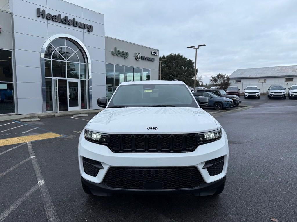 new 2025 Jeep Grand Cherokee car, priced at $45,935