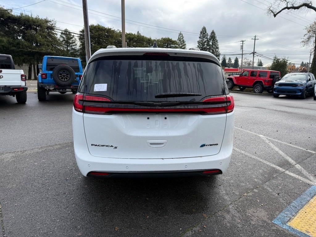 new 2025 Chrysler Pacifica Hybrid car, priced at $63,505