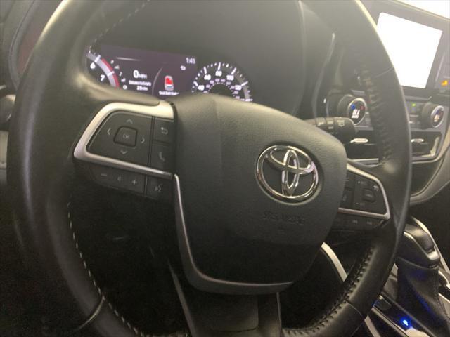 used 2023 Toyota Highlander car, priced at $33,135