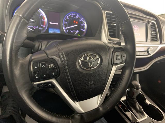 used 2014 Toyota Highlander car, priced at $19,219