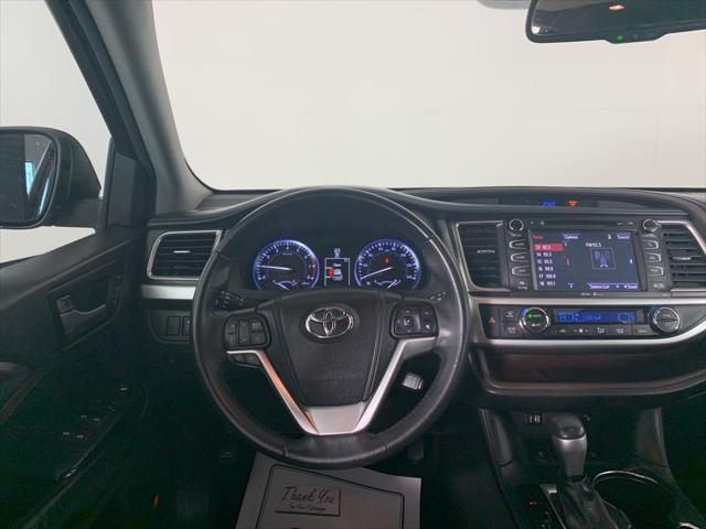 used 2014 Toyota Highlander car, priced at $19,219