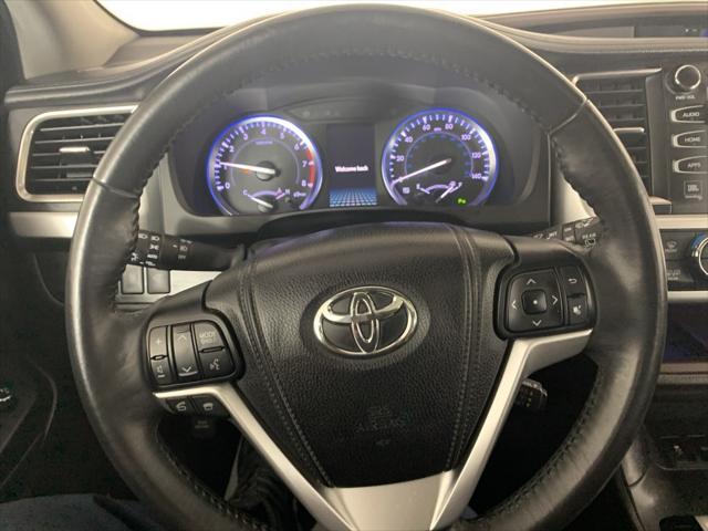 used 2014 Toyota Highlander car, priced at $19,219