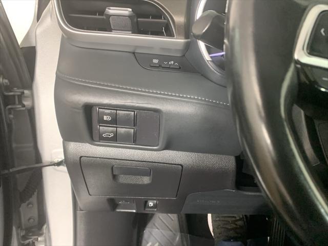 used 2022 Toyota Highlander car, priced at $37,413