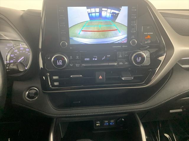 used 2022 Toyota Highlander car, priced at $37,413