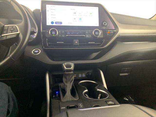 used 2023 Toyota Highlander car, priced at $39,446