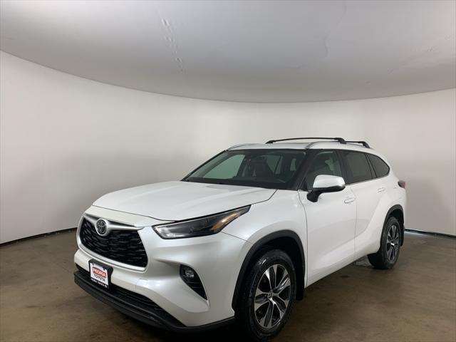 used 2023 Toyota Highlander car, priced at $39,446