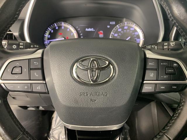 used 2022 Toyota Highlander car, priced at $39,967