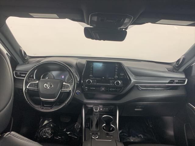 used 2022 Toyota Highlander car, priced at $39,967