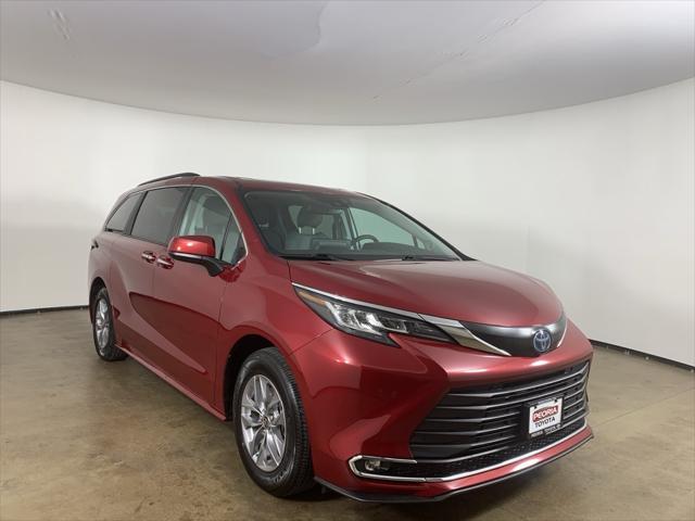 used 2022 Toyota Sienna car, priced at $43,659