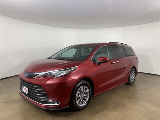 used 2022 Toyota Sienna car, priced at $43,659