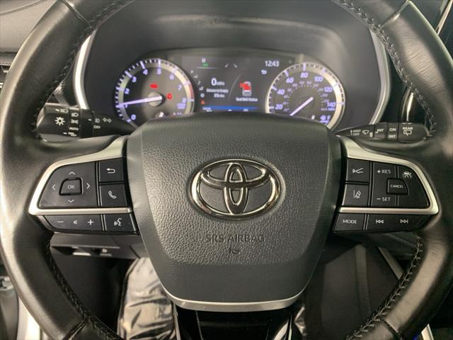 used 2022 Toyota Highlander car, priced at $39,964