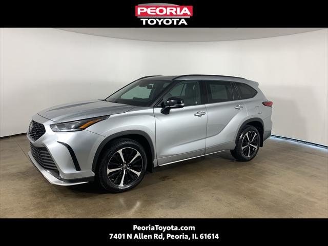 used 2022 Toyota Highlander car, priced at $39,964