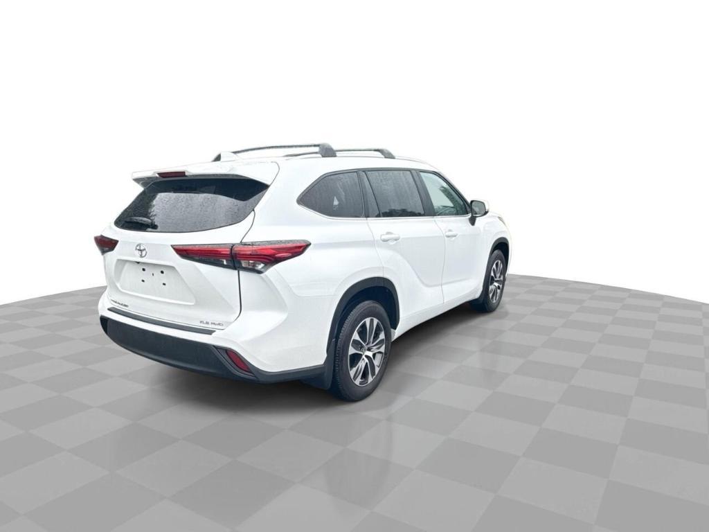 used 2023 Toyota Highlander car, priced at $40,908