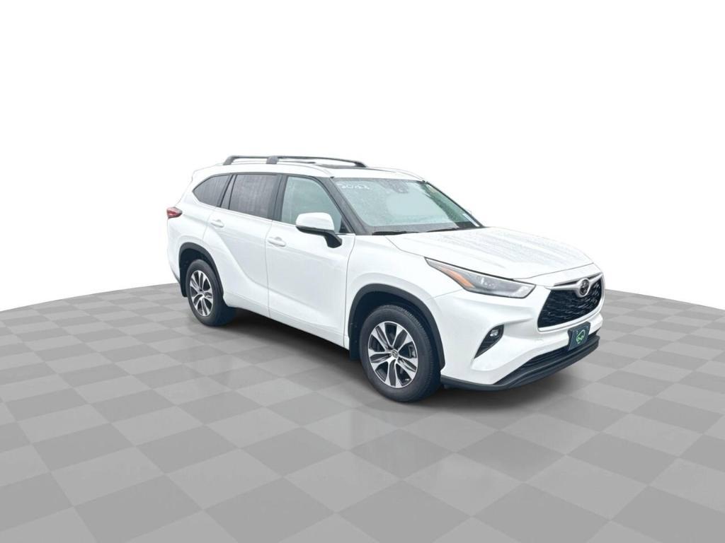 used 2023 Toyota Highlander car, priced at $40,908