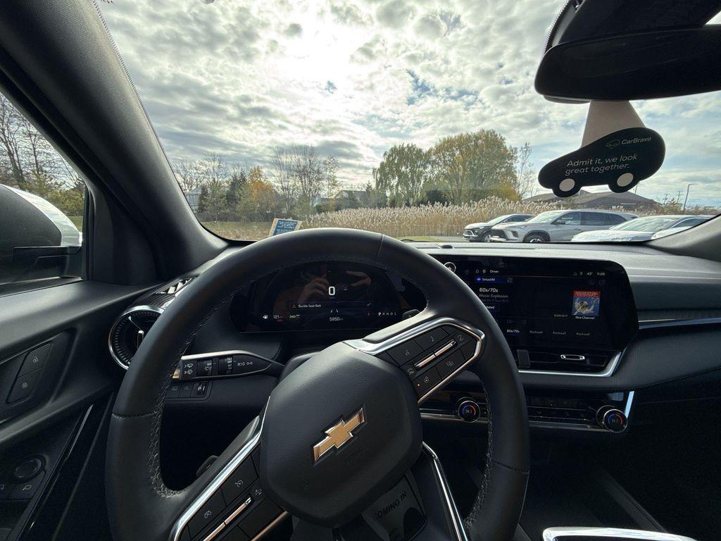 used 2025 Chevrolet Equinox car, priced at $27,905