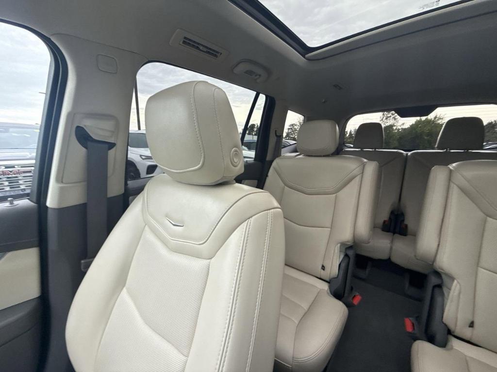 used 2022 Cadillac XT6 car, priced at $35,543