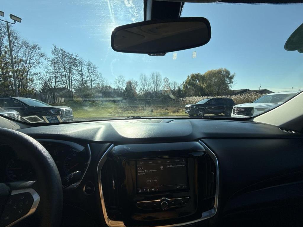 used 2021 Chevrolet Traverse car, priced at $22,559