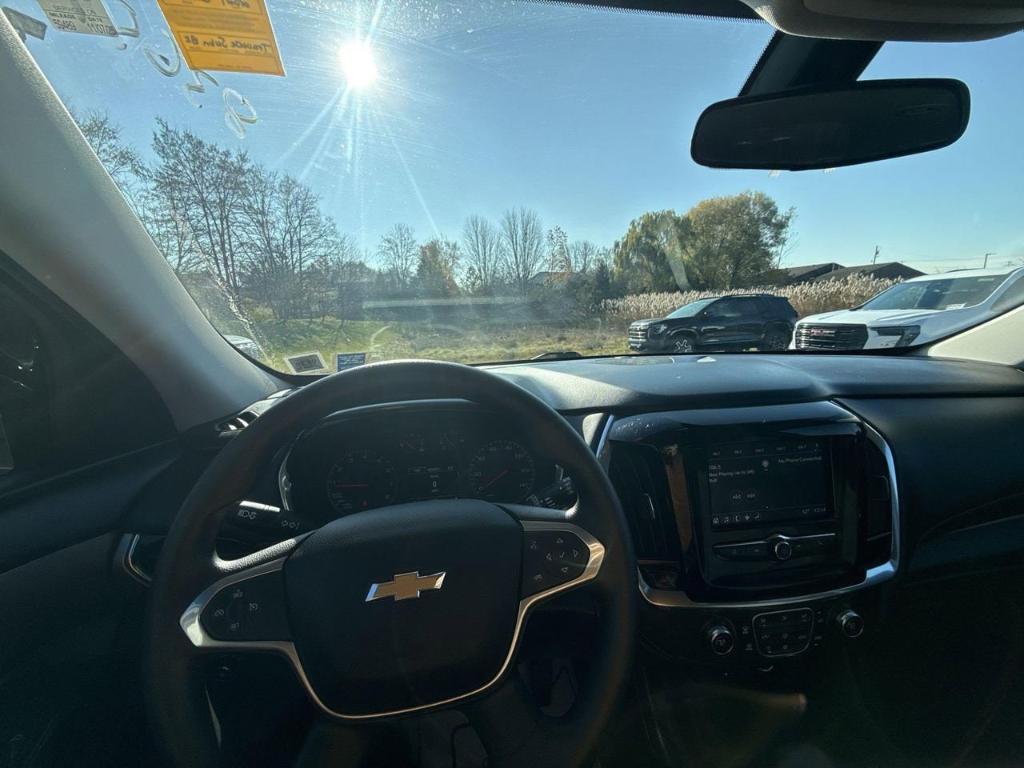 used 2021 Chevrolet Traverse car, priced at $22,559
