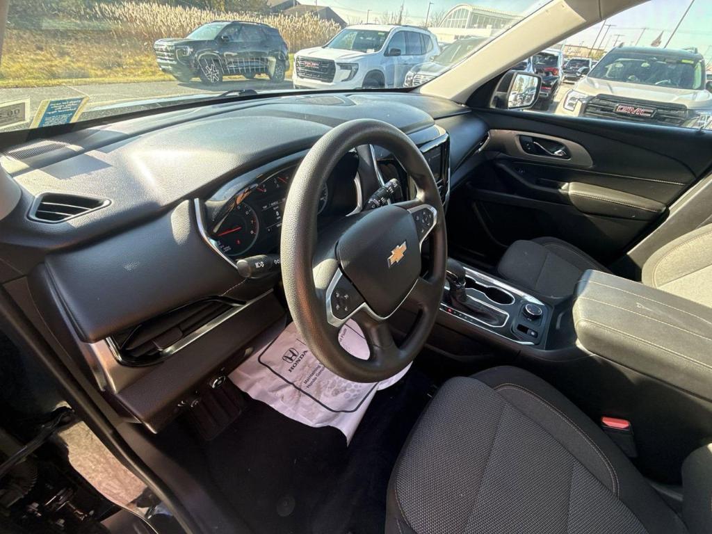 used 2021 Chevrolet Traverse car, priced at $22,559