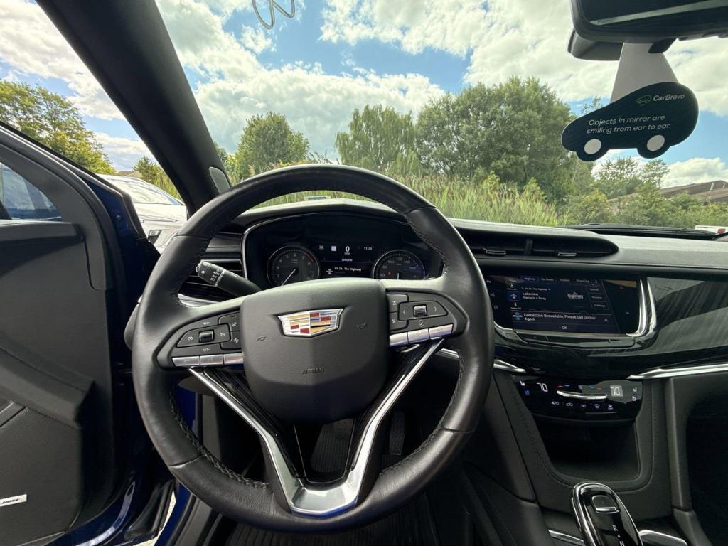 used 2023 Cadillac XT6 car, priced at $40,424