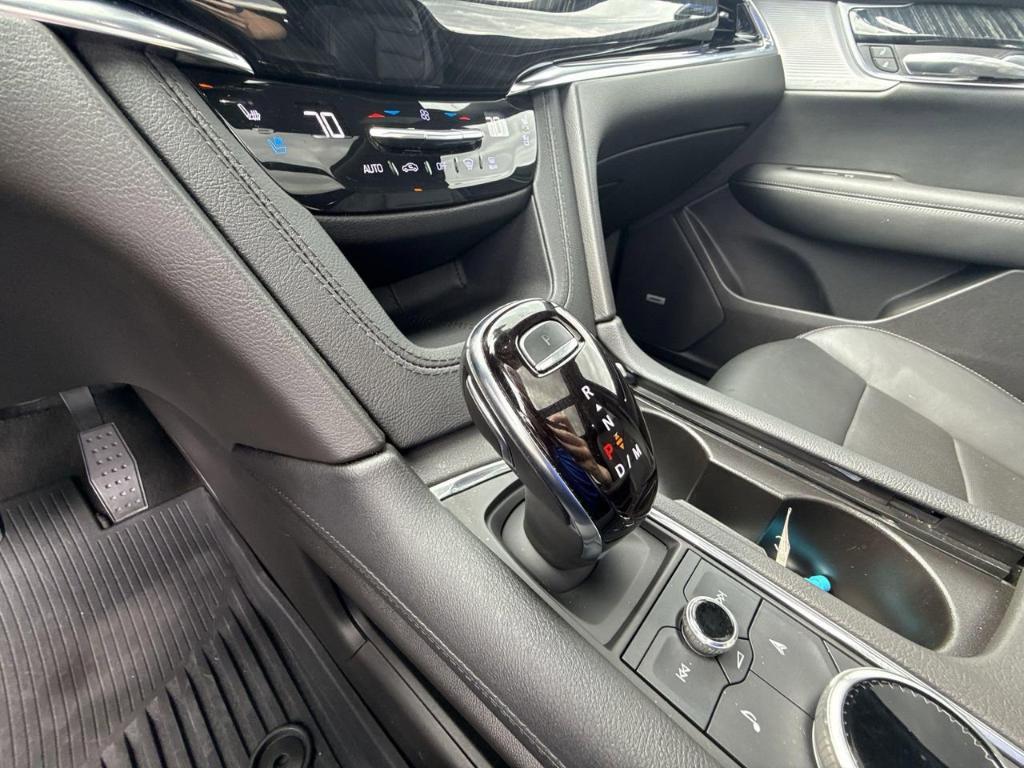 used 2023 Cadillac XT6 car, priced at $40,424