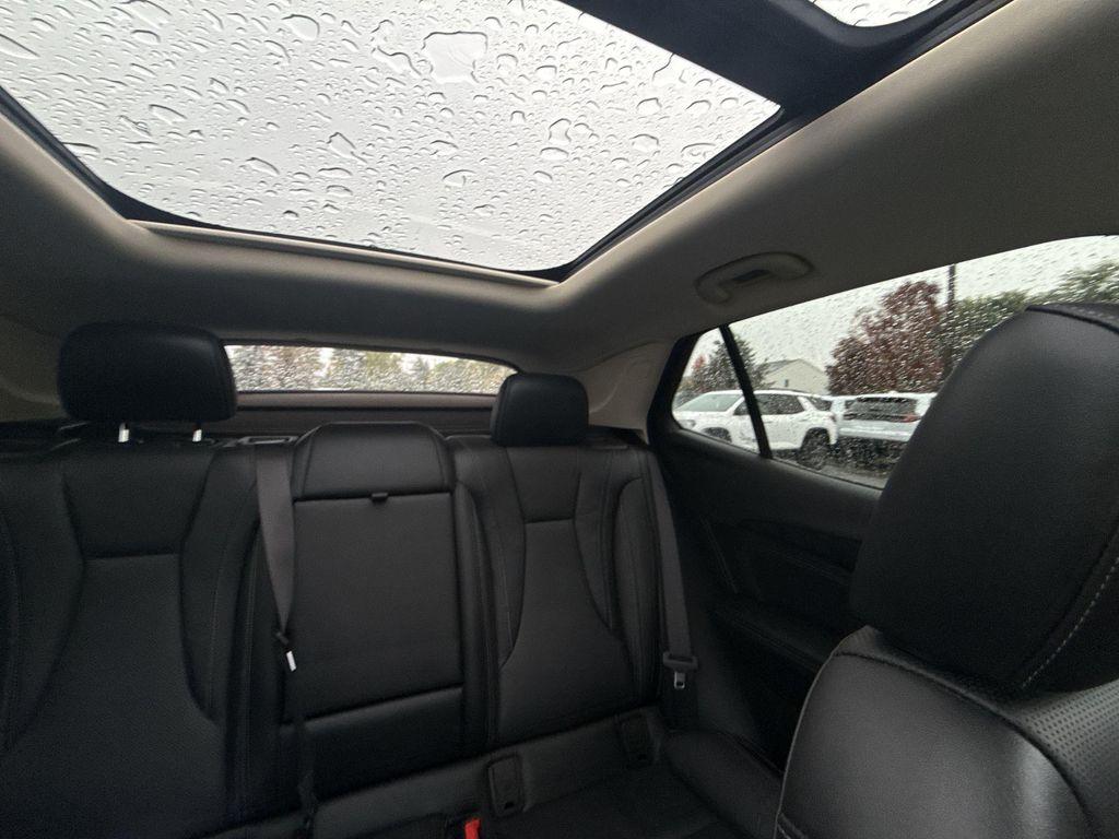 used 2021 Buick Envision car, priced at $25,437