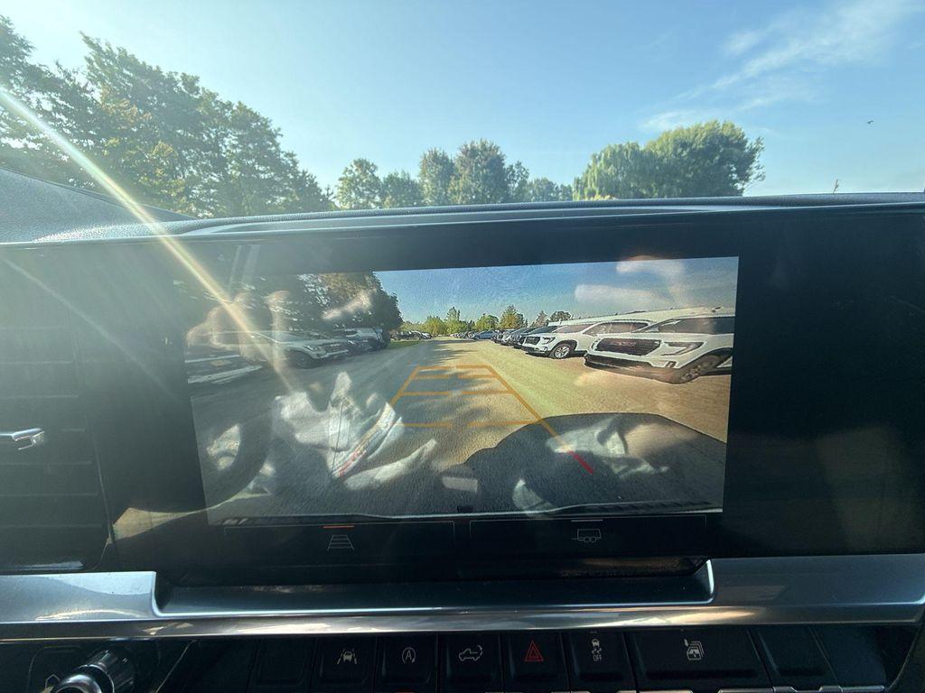 used 2022 GMC Sierra 1500 car, priced at $40,528