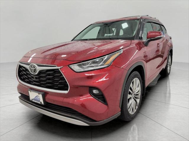 used 2021 Toyota Highlander car, priced at $36,156