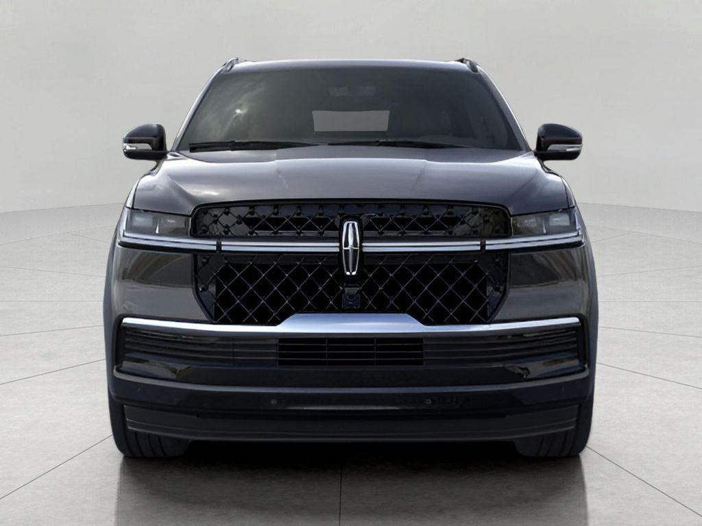 new 2025 Lincoln Navigator car, priced at $109,072