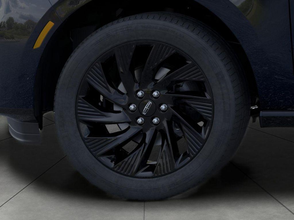 new 2025 Lincoln Navigator car, priced at $109,072
