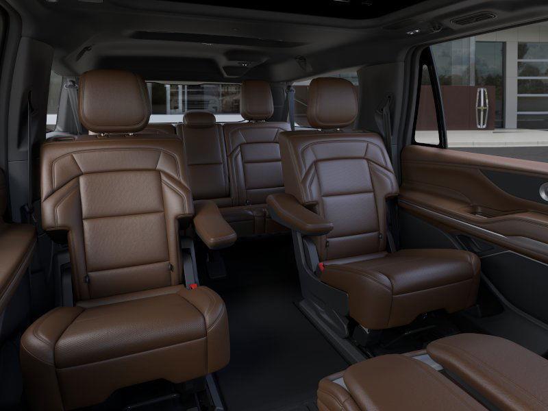 new 2025 Lincoln Navigator car, priced at $106,865