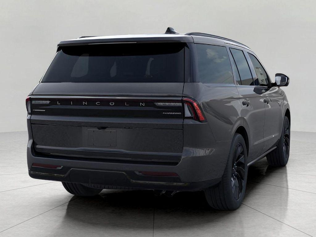 new 2025 Lincoln Navigator car, priced at $106,021
