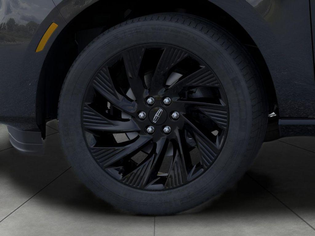 new 2025 Lincoln Navigator car, priced at $106,021