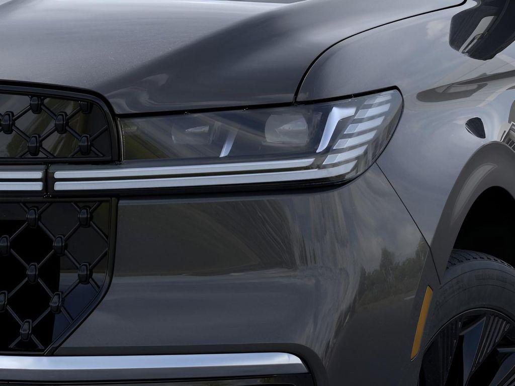 new 2025 Lincoln Navigator car, priced at $106,021